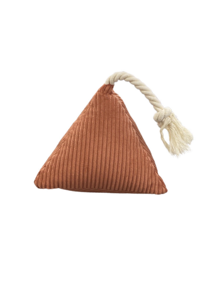 1062129_pet-comfort-ipli-prizma-kopek-oyuncagi-kiremit-17x30cm-4541-kuma-ve-pelu-kpek-oyuncaklar-pet-comfort-17387-45-B.jpg Pet Comfort İpli Prizma Köpek Oyuncağı Kiremit 17x30cm - Görsel 1