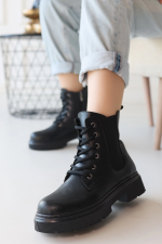 Daum Siyah Cilt Bağcıklı Bot (Numara: 36)