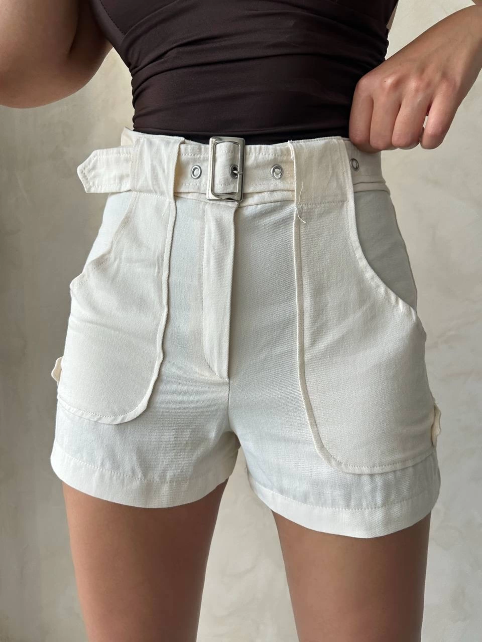 1233882_kemer-detayli-gabardin-sort-krem-s25289-57371956-sw960sh1280.png Kemer Detaylı Gabardin Şort Krem S25289 (Beden: Xl) - Görsel 6