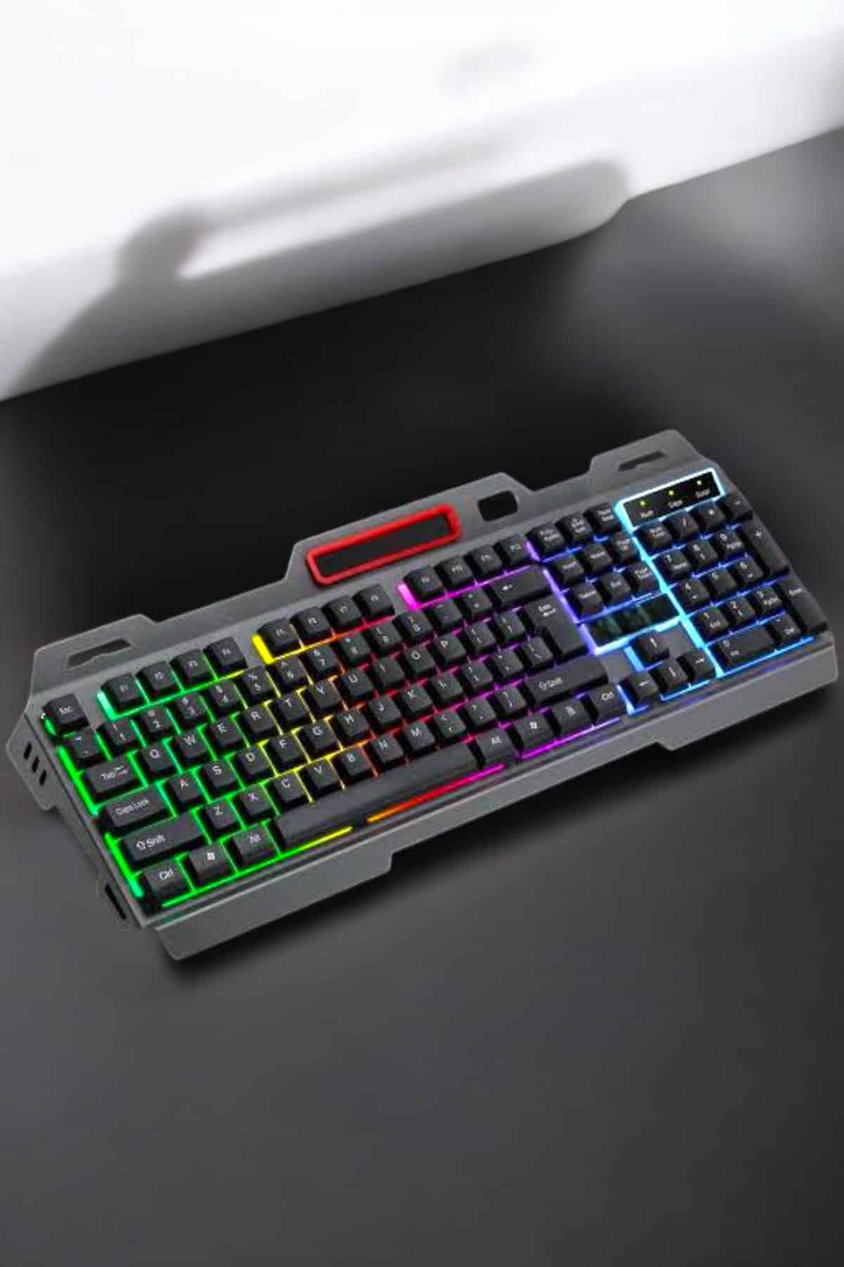 1215849_WhatsApp-Gorsel-2025-01-15-saat-16.00.37_7185bdcc-Photoroom.jpg Led Işıklı Oyuncu Klavye Usb Girişli RGB Işıklı Q Klavye Mouse Hediyeli - Görsel 1