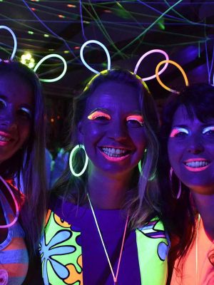 Karanlıkta Parlayan Fosforlu Glow Taç Fosforlu Renkli Taç 6 Adet