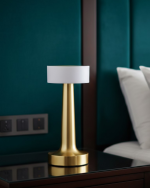 Şarjlı Dokunmatik LED Masa Lambası 3 Renk Dimmer Özellikli - Görsel 5