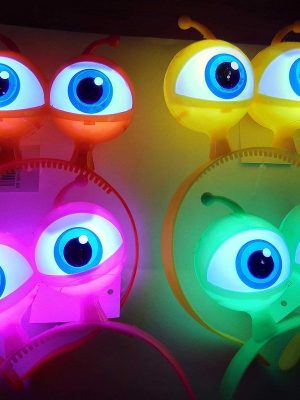 Rengarenk 3 Farklı Fonksiyonda Yanan Led Işıklı Uzaylı Göz Taç 1 Adet 18x12 cm